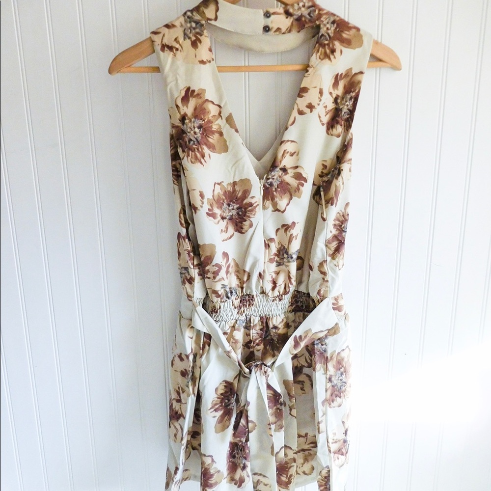Stone Beige Floral Choker Romper (101) - Picture 11 of 12